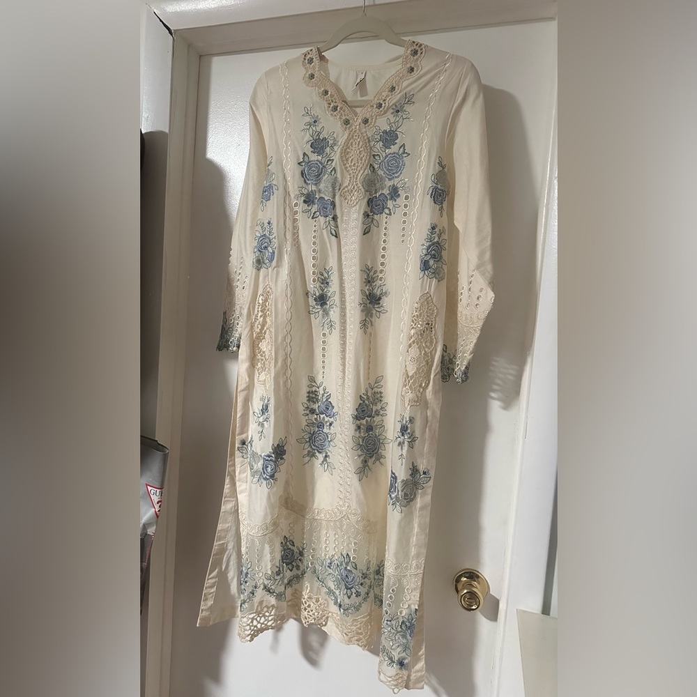 Embroidered Cream and Blue shalwar kamees. 2 Piece south Asian wear. S to M